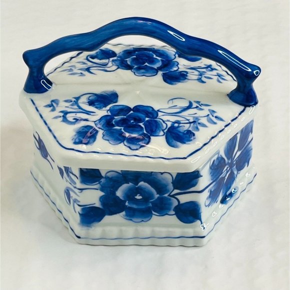Blue and White Hexagon Trinket box with lid blue handle Thailand Porcelain - Picture 8 of 16